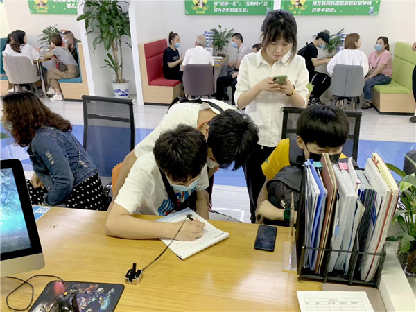 好學校成就好未來，新華電腦學校正在火熱招生中……