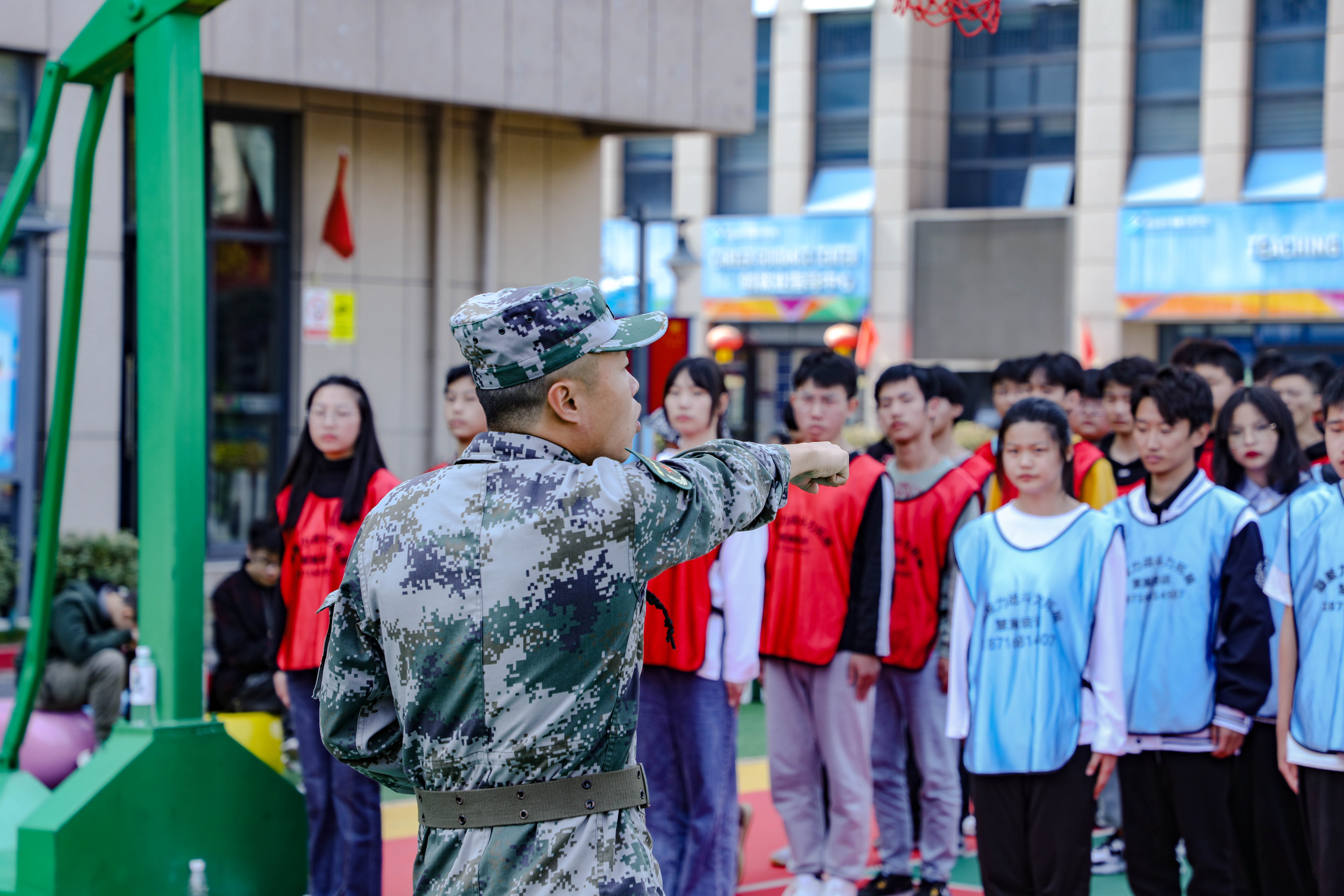 南京新華2021年度素質(zhì)養(yǎng)成月暨職業(yè)素質(zhì)拓展訓練啟動儀式隆重舉行