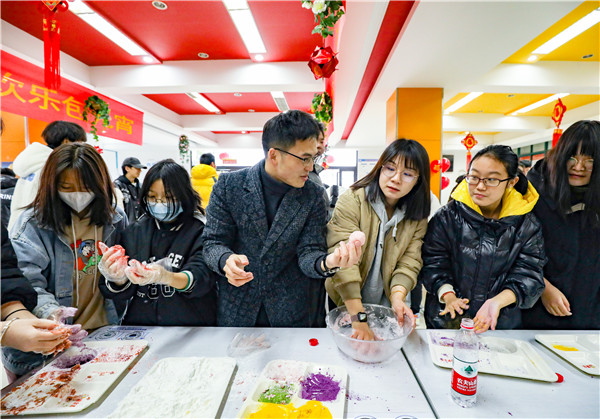 包湯圓，制花燈|熱熱鬧鬧過元宵